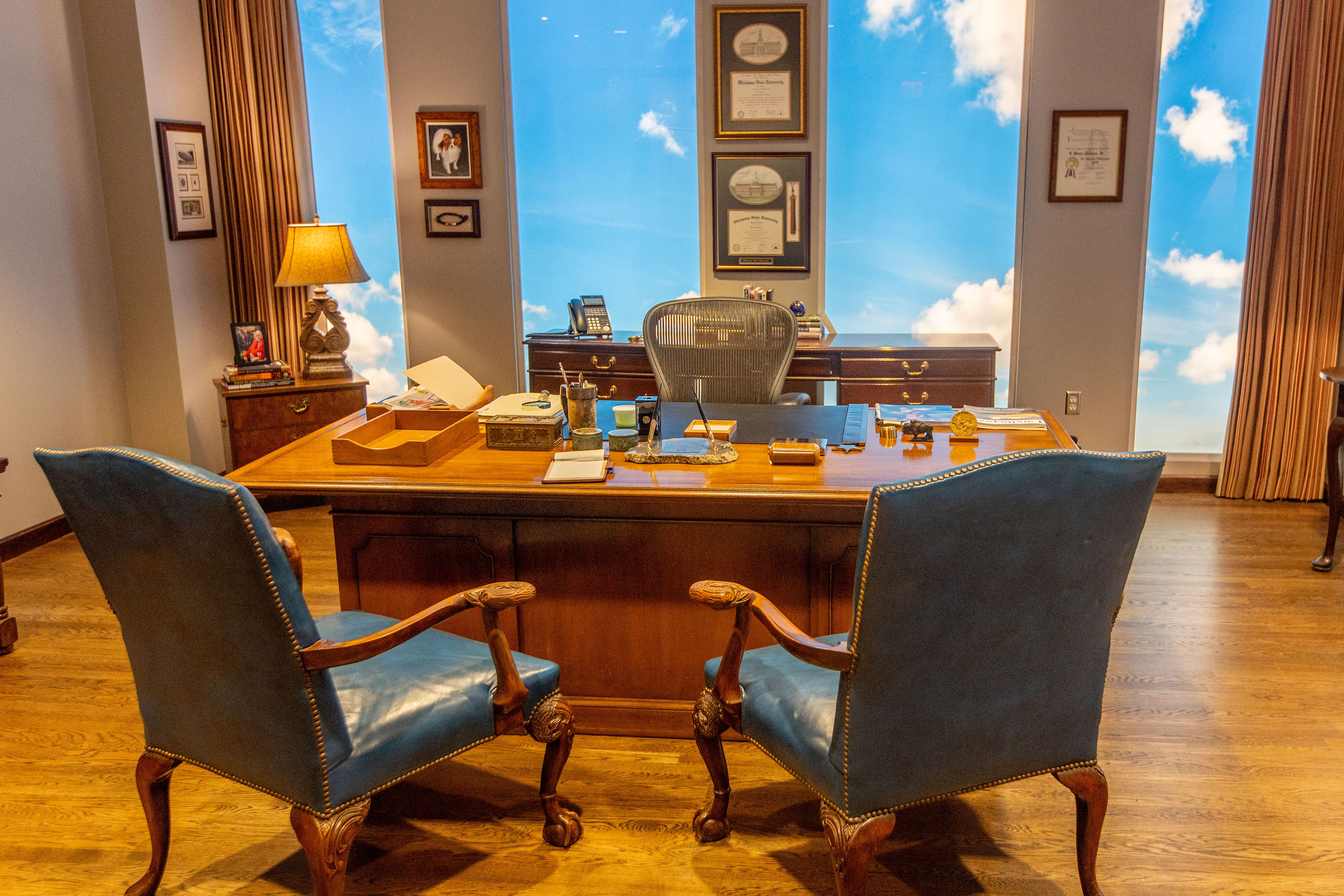 Boone Pickens' desk set up in the exhibit.