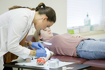 Dietitian in the lab