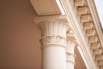 Murray Hall pillars